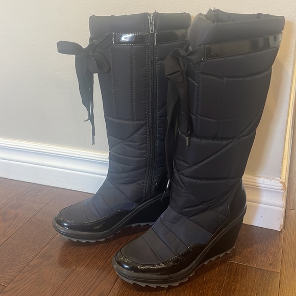 WARM HEELED WATER RESISTANT WINTER BOOTS - Picture 3 of 8